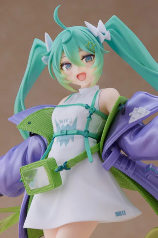 [PREORDER] TAITO Hatsune Miku Fashion Figure - Sporty