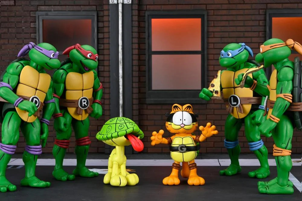 [PREORDER] TMNT (Archie Comics) x Garfield 7in Ultimate Garfello & Odie