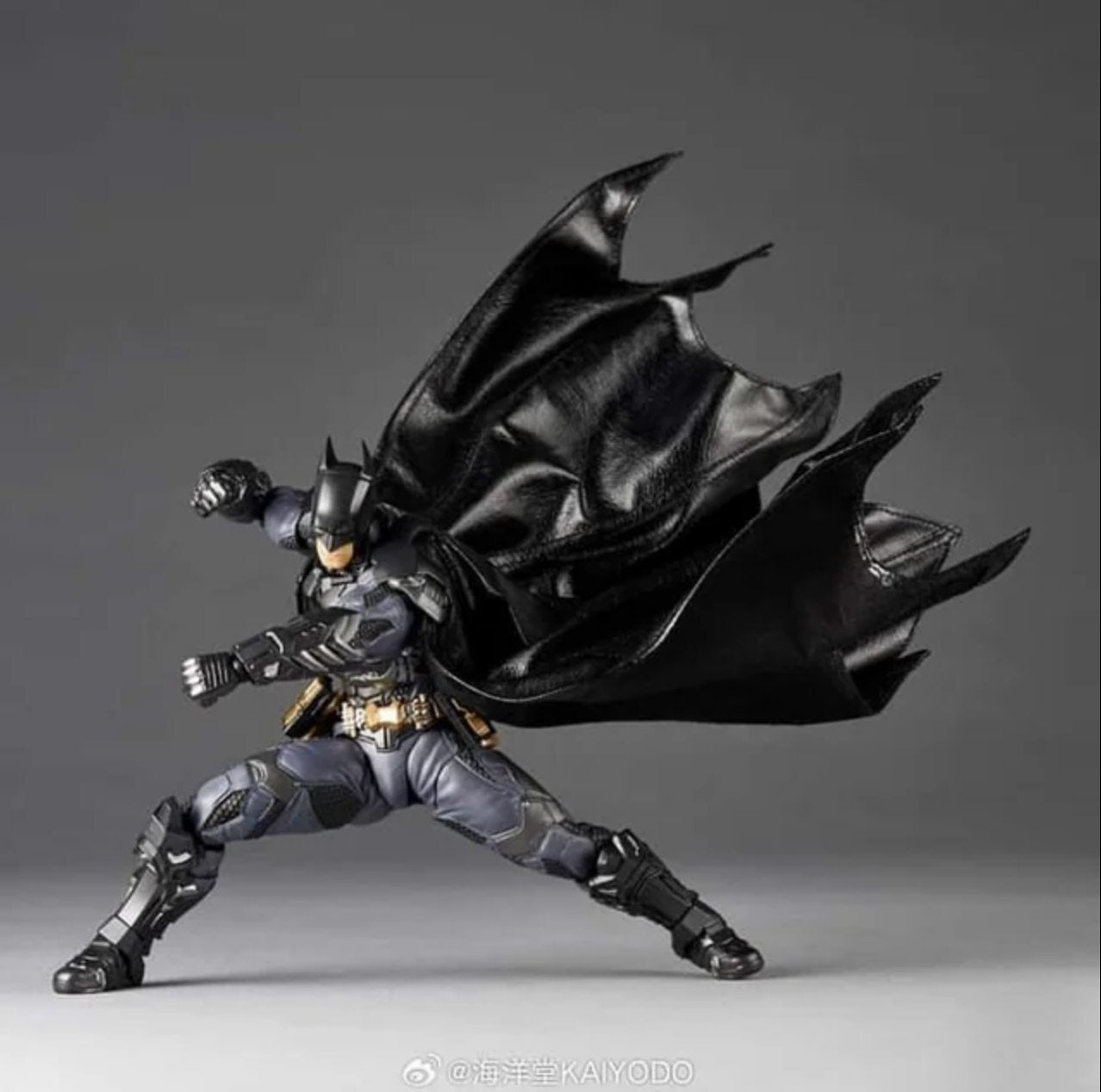 [PREORDER] The Amazing Yamaguchi Revoltech Batman Rider Ver. D.C. Comics