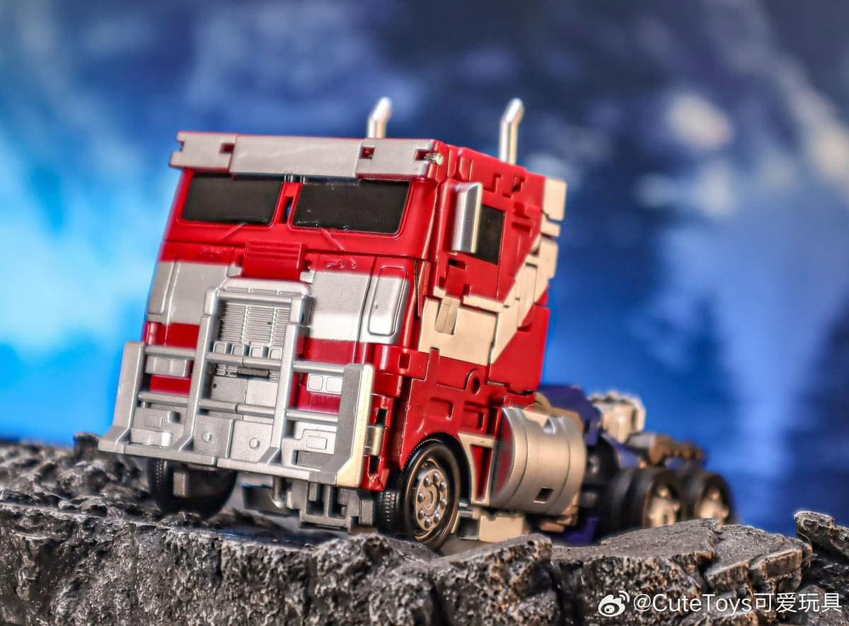 [PREORDER]  Cute Toys - CT01 Iron Prime Optimus Prime