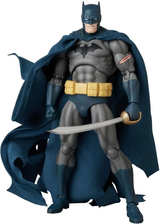 [PREORDER 121125] MAFEX BATMAN DAMAGE Ver. (BATMAN: HUSH Ver.)