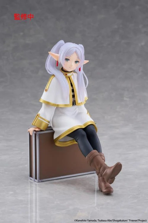 [PREORDER] TAITO Frieren: Beyond Journey's End Desktop Cute Figure - Frieren (Trunk Case Ver.)