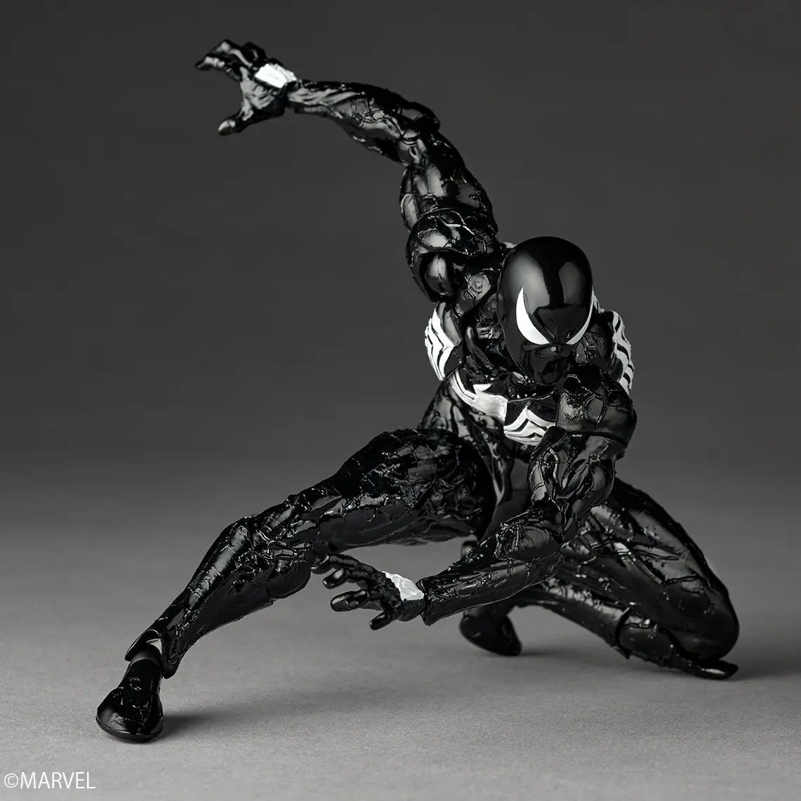 [PREORDER 120925] Kaiyodo  Revoltech Amazing SYMBIOTE SPIDER-MAN BLACK