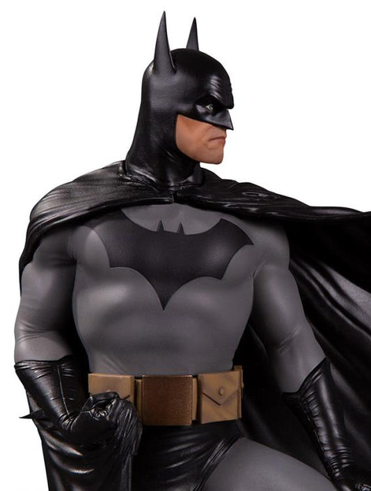 [PREORDER] DC Direct Designer Series Batman Limited Edition Deluxe Statue (Alex Ross)