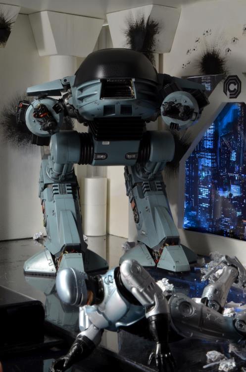 [PREORDER] NECA RoboCop - 7" Scale Action Figure - ED-209