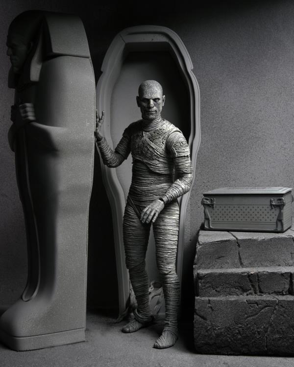 [PREORDER] Universal Monsters - 7" Scale Action Figure - Ultimate Mummy (Black & White)