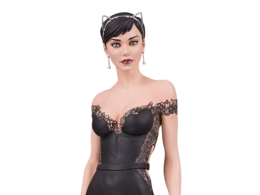 [PREORDER] DC Direct Cover Girls of the DC Universe Catwoman Limited Edition Statue (Joelle Jones)